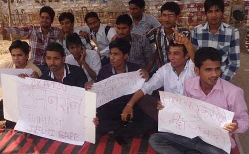 Protest against Rape Continues, College students sit on Anshan