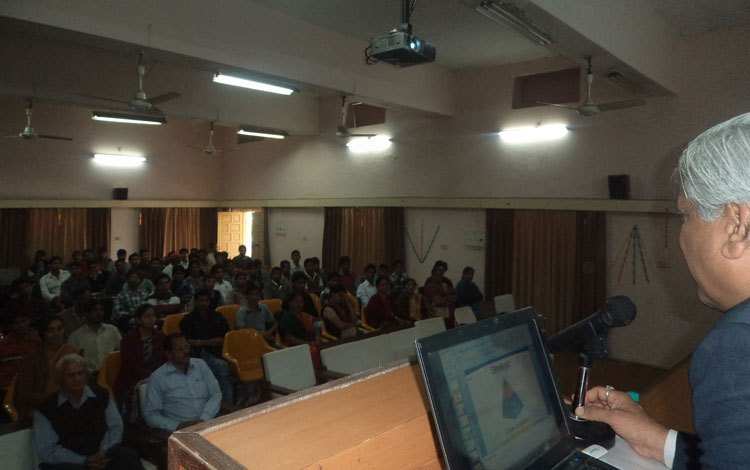 Workshop for E-Library concludes at Science & Commerce College Library