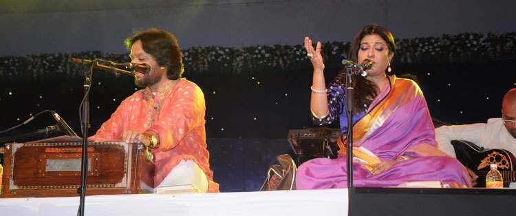 Iconic stars continue to glamorise Murari Bapu Fest