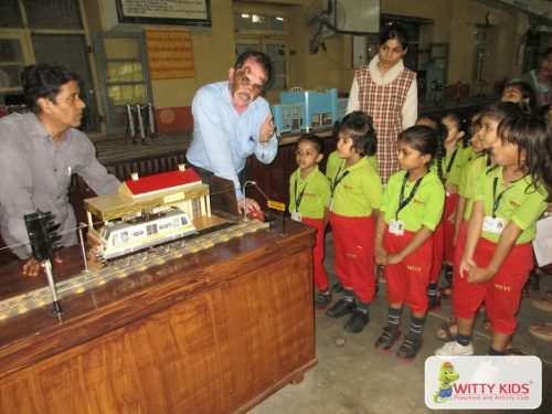 Witty students visit Railway Training Institute