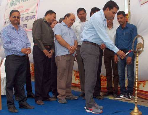 Collector Ashutosh Pednekar inaugurates ‘Kisan Mela’