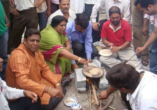BJP protests against rising inflation
