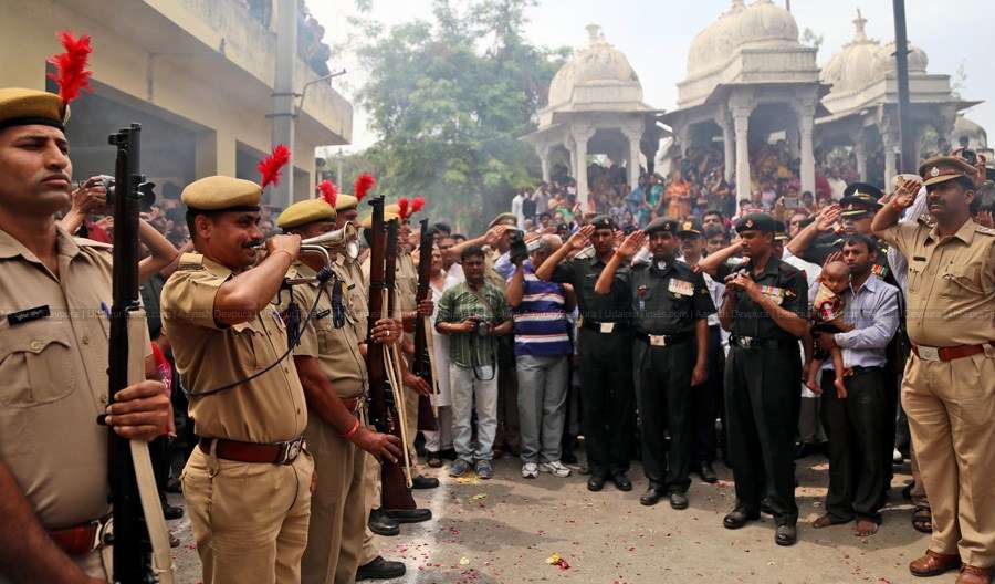 With Tears in Eyes and Pride on Face, City salutes Lt. Abhinav Nagori