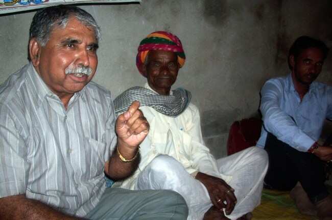 पानेर के 80 घरों में विद्युत कनेक्शन की माँग