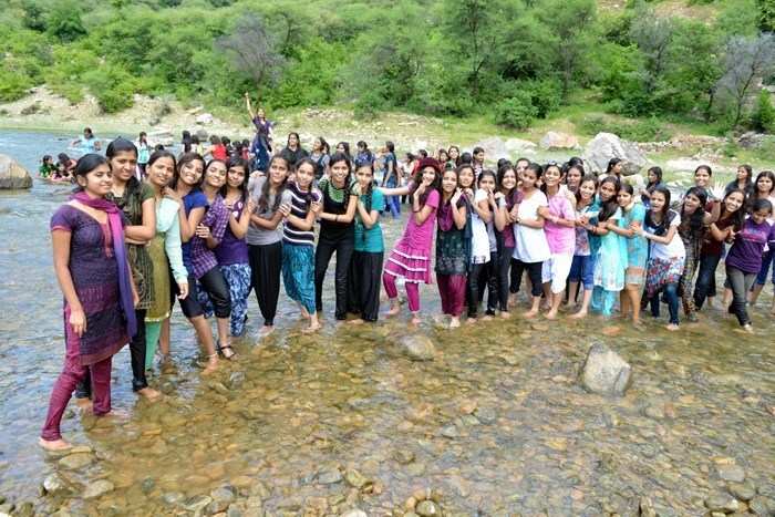 650 Students enjoyed Picnic at Kathar