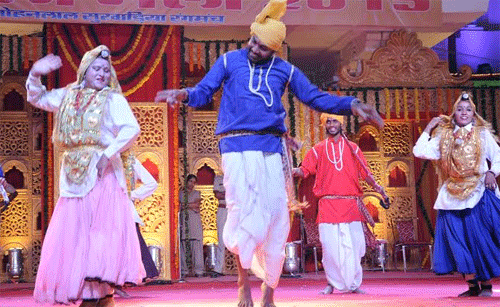 Folk Artists mesmerize all on 3rd Day of Deepawali Mela 2015