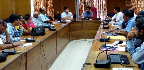 Collector held review meeting of Project Utkarsh