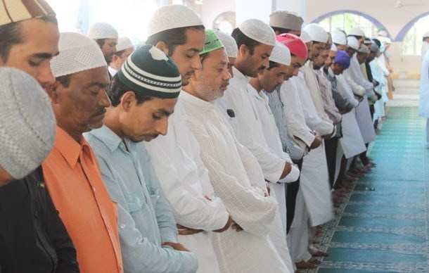 Muslims observe Last Friday of Ramadan