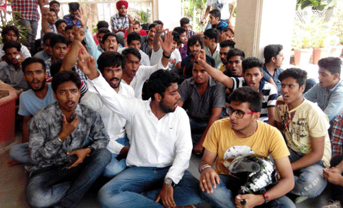 Protest at Commerce College prior to admission process
