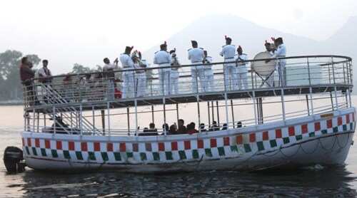 लेक फेस्टिवल की शाम गुलज़ार हुई रूप और सोनाली राठोड के नग्मों से