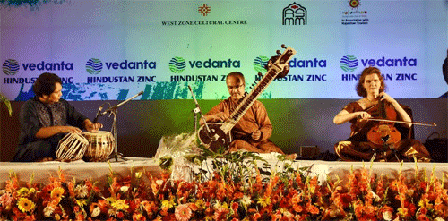 Flute recital by Pt. Hariprasad Chaurasia brings Udaipur alive
