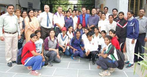 Ex Cricketer Madanlal visits BN Cricket Academy