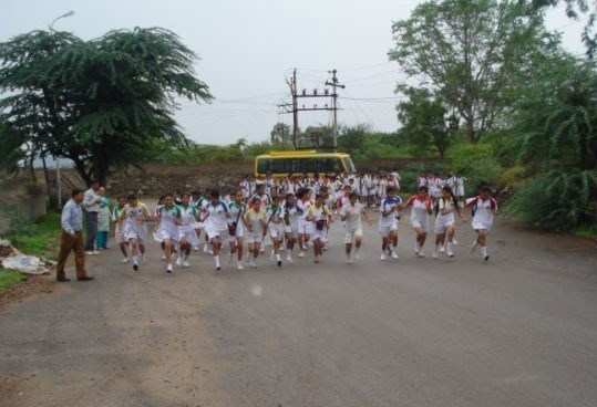 Cross Country Run: 500 Students Participated