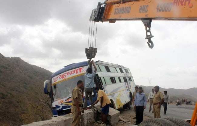 Bus hangs in Chirwa, all passengers safe
