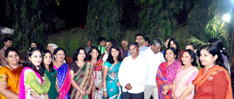 Old Friends Meet at Udaipur Mitra Mandal Ahmedabad