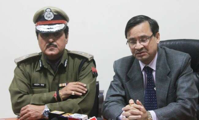 Election Commission Reviews Preparation of Polling Day
