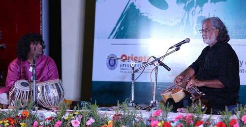Pt. Vishwa Mohan Bhatt & Pt. Shubhendra Rao performs at ‘Prayaas’