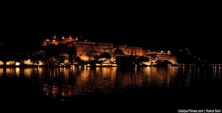 [Photos] Udaipur Ghats Turn Golden at Night