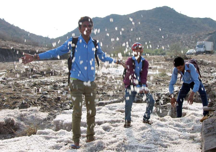 [Photos] Hail Storm gets Snow fall like feel to Udaipur