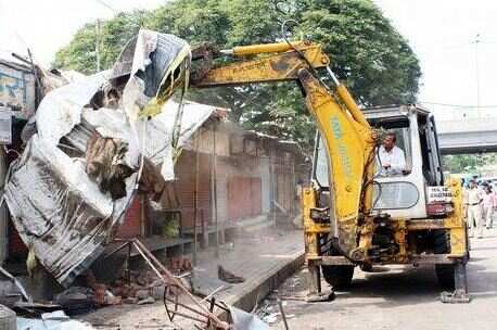 नगर निगम द्वारा शहर में अतिक्रमण हटाने की कार्यवाही की गई