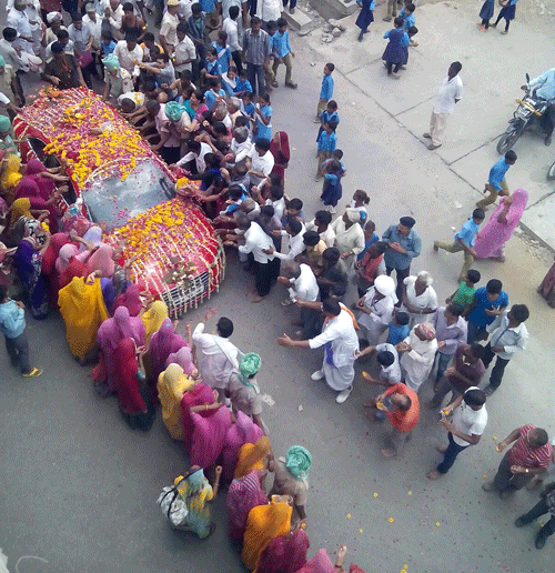 Udaipur welcomes ‘Laalan Prabhu’