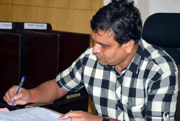 Vikas Bhale Takes Charge of Dist. Collector