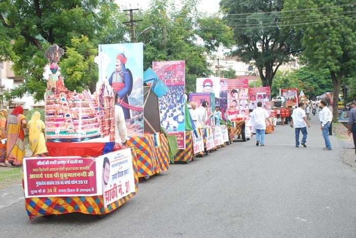 Eye-catching tableaux in Samta Diwas Procession