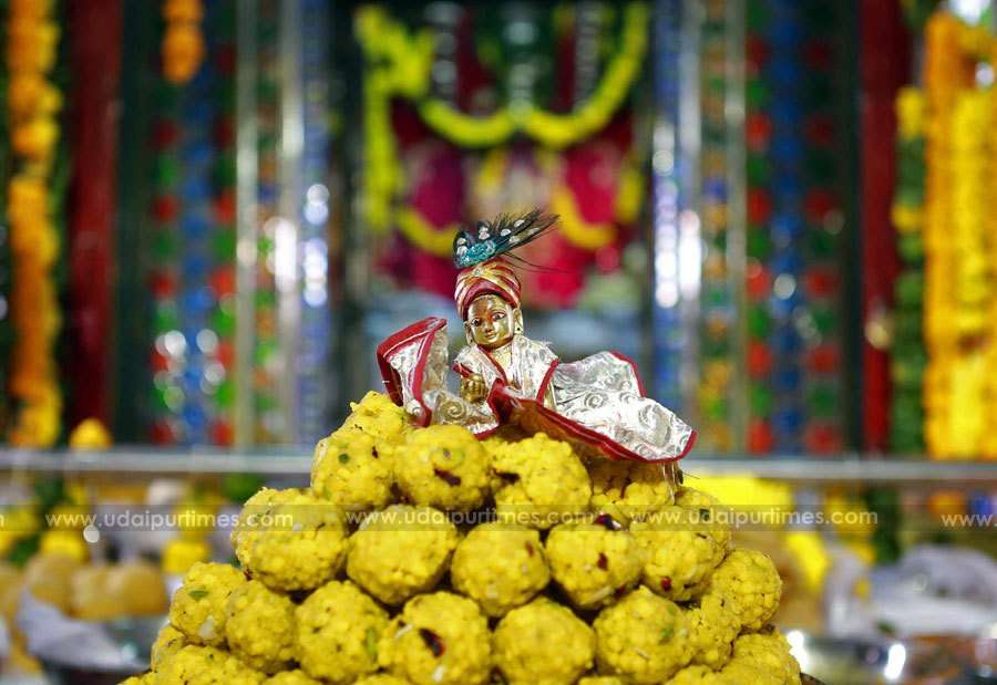 Dhanteras: Devotees visit Mahalaxmi Temples