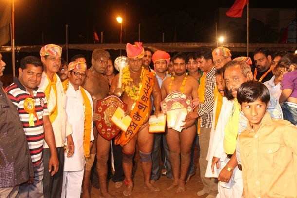 Delhi Pahalwan Wins the Viraat Bharat Kesari