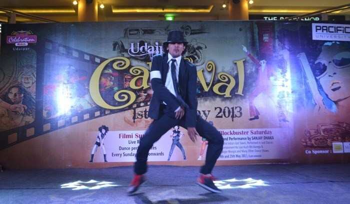 Celebration Mall enthralled by Sanjay Dhaka’s performance