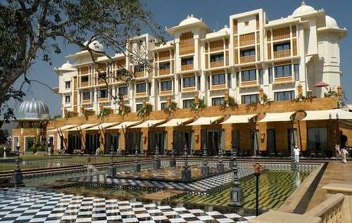 Rs. 1 lac Stolen from Leela Palace’s Front Office
