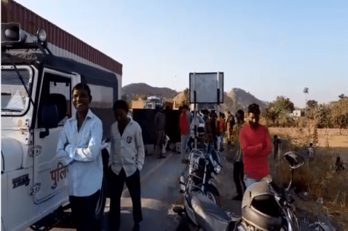 Accident involving 5 vehicles at Udaipur-Ahmedabad highway