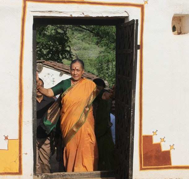 Margaret Alva arrives in Udaipur, Admires Lakes, Gardens & Shilpgram
