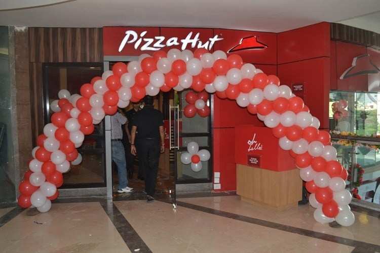 Pizza Hut Starts at Lake City Mall