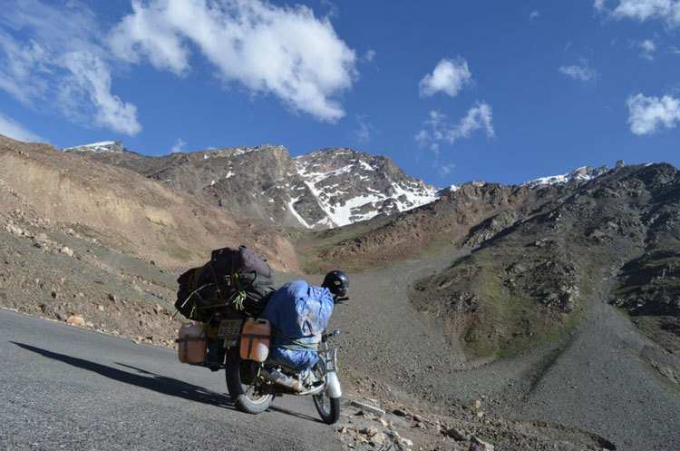 Our Bike Trip to World’s Highest Mountain Range [Photos]