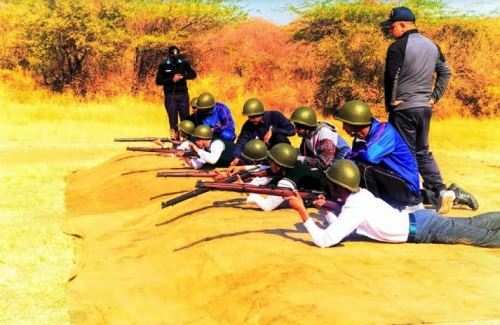 डीपीएस के बच्चों ने लिया रायफल शूटिंग का प्रशिक्षण