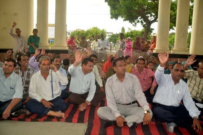 Workers of Municipal Corporation Stopped Work for 4 Hours