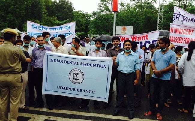 Dentists protest against arrest of Dr. Bhagwan Das