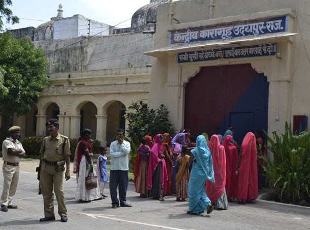 Central Jails opens for Sisters on Raksha Bandhan