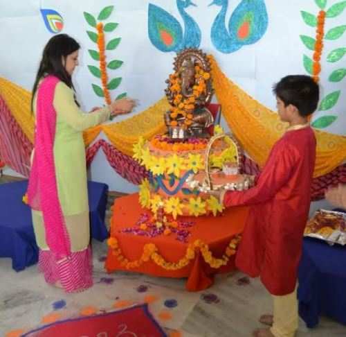 Cambridge students at Seedling celebrate Diwali