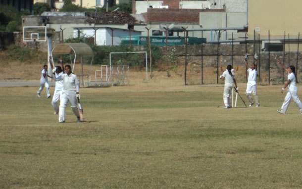 B.N PG Girls Win Inter-college Women's Cricket
