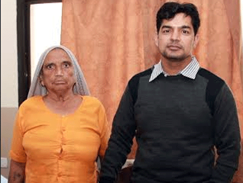 उदयपुर संभाग में पहला माइक्रोप्लास्टी तकनीक द्वारा आंशिक जोड़ प्रत्यारोपण गीतांजली में