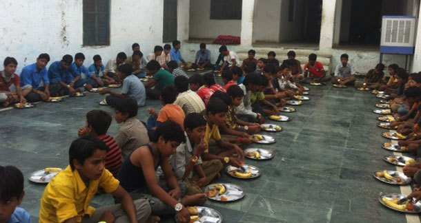 Lions Parisangh Celebrates Rakhi at Orphanage