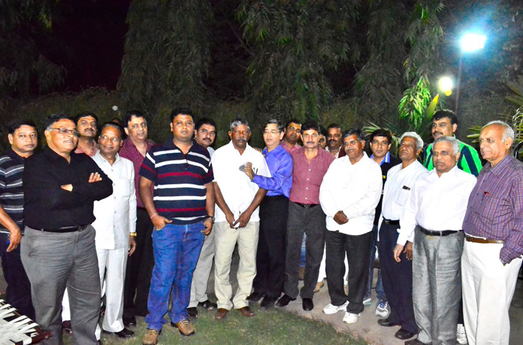 Old Friends Meet at Udaipur Mitra Mandal Ahmedabad