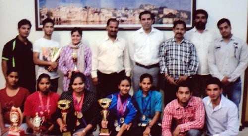 District Collector congratulates Udaipur’s Powerlifting Team