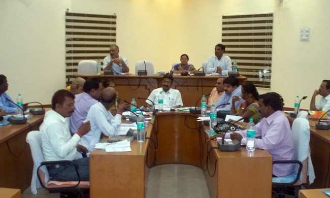 Illegal Soil Mining and Water Scarcity take centre stage in Zila Parishad meeting