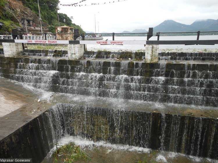 Fateh Sagar Overflows, Gates are yet to be open [Photos]