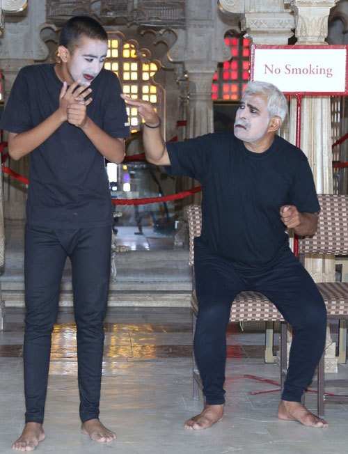 Mime and Drawing Competition in City Palace
