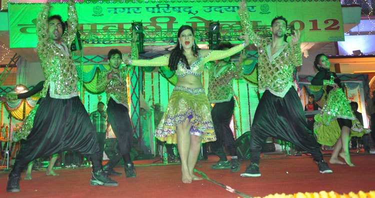 Sambhavna Seth’s Dancing Night; Youth enjoyed the most