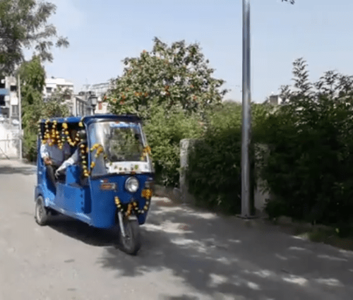 Use e-rickshaw|Convert Udaipur into a low-carbon city